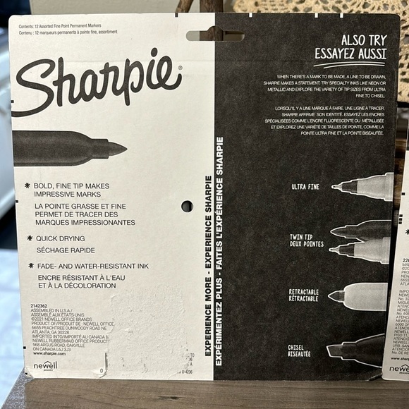 NIP SHARPIE GLAM POP AND MYSTIC GEMS 24 FINE POINT PERMANENT MARKERS - Picture 5 of 8